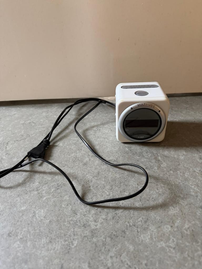 Wekkerradio, Elektronische apparatuur, Wekkers, Ophalen of Verzenden, Zo goed als nieuw