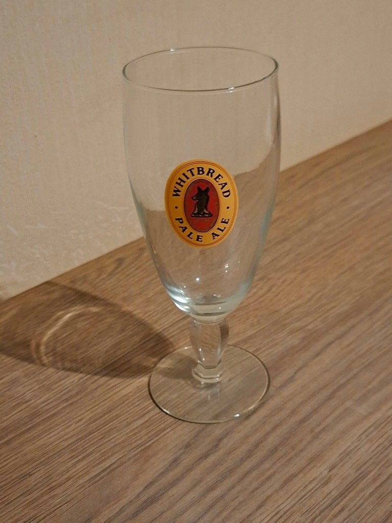 Whitbread Pale Ale bierglas, Ophalen of Verzenden, Zo goed als nieuw, Bierglas