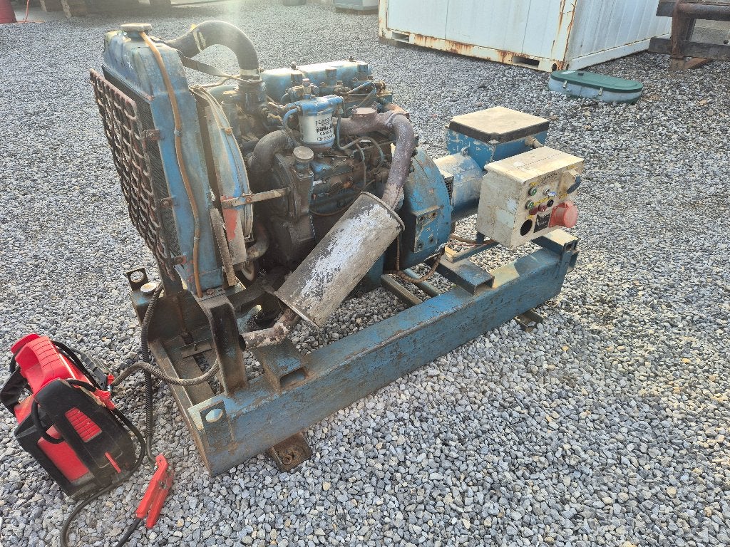 Groupe electrogene, Bricolage & Construction, Générateurs, 10 à 30 kVA, Démarrage électrique, Enlèvement, Utilisé