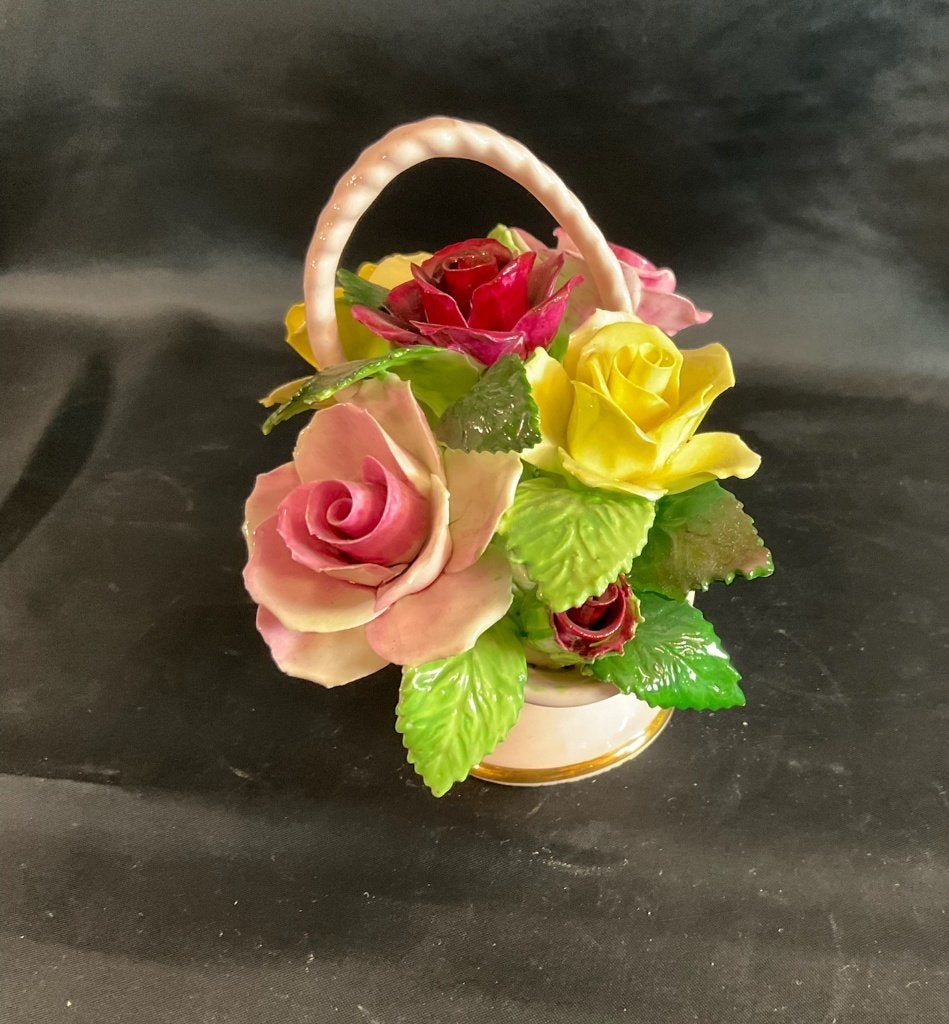 Corbeille Royal Adderley en porcelaine avec fleurs, Antiquités & Art, Enlèvement ou Envoi