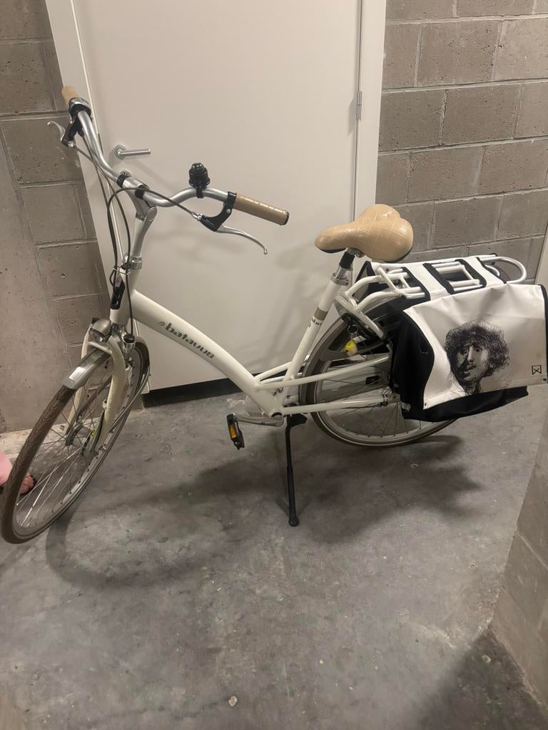 Witte dames fiets, Ophalen, Zo goed als nieuw