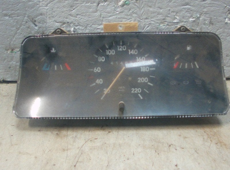 INSTRUMENTS DE BORD Opel Kadett E (33 / 34 / 43 / 44), Opel, Opel Automobile GmbH, Utilisé, Kontakt-opel@opel.com