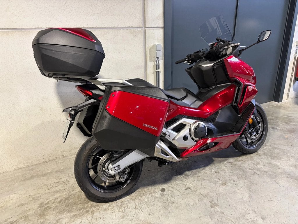 Honda Forza 750 met 3delige Honda kofferset (bj 2022), 750 cc, Scooter, Bedrijf, Meer dan 35 kW