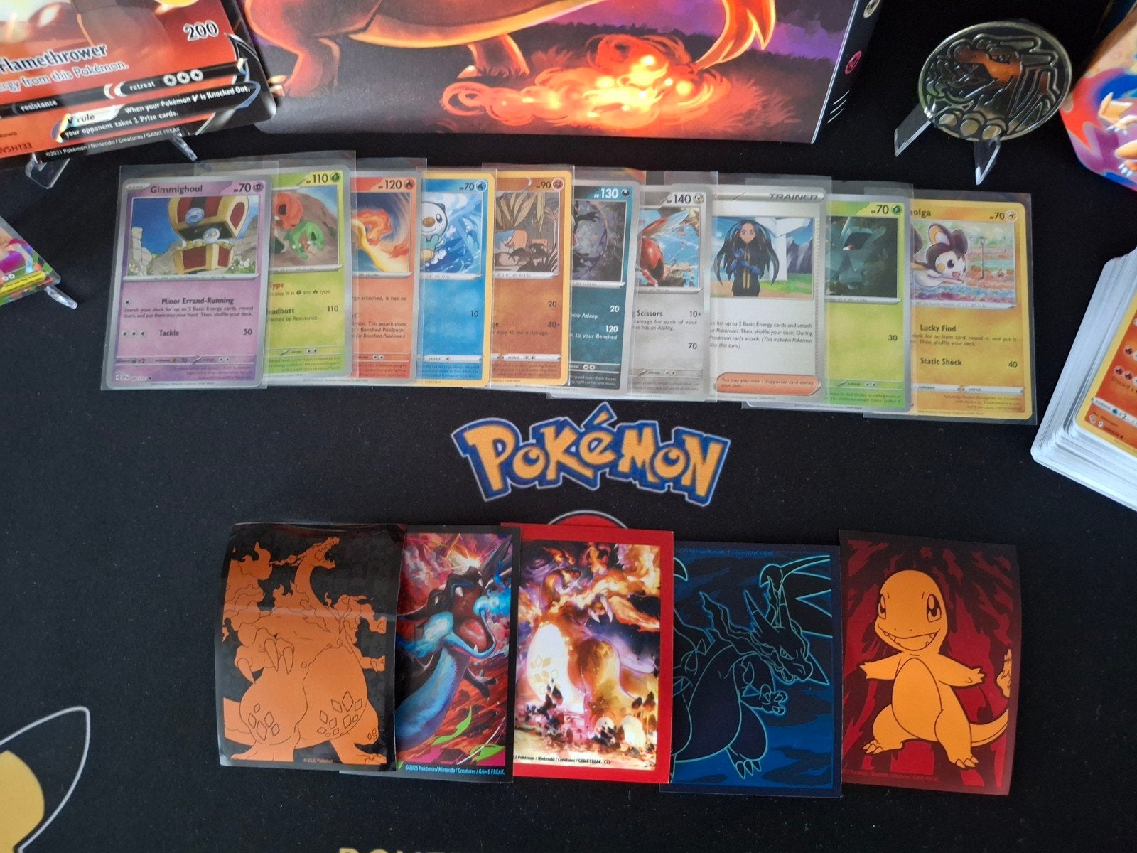 pikachu 30th verzameling met map en kistje, Ophalen of Verzenden