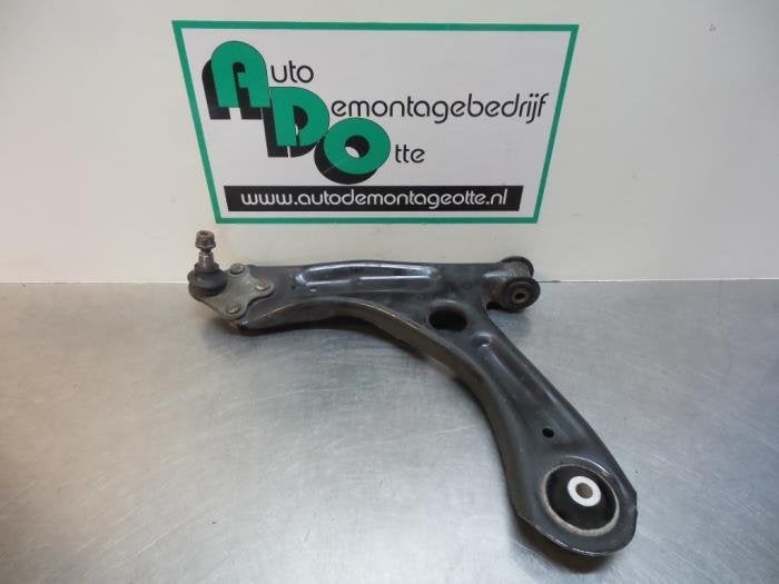 Bras de suspension avant gauche d'un Volkswagen UP (UP 11-), Autos : Pièces & Accessoires, Volkswagen, -, 3 mois de garantie, Utilisé