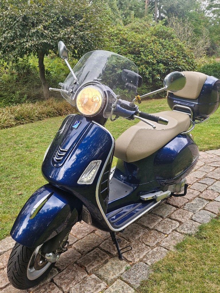 Vespa 250 GTS, 250 cc, Scooter, Particulier, Automaat