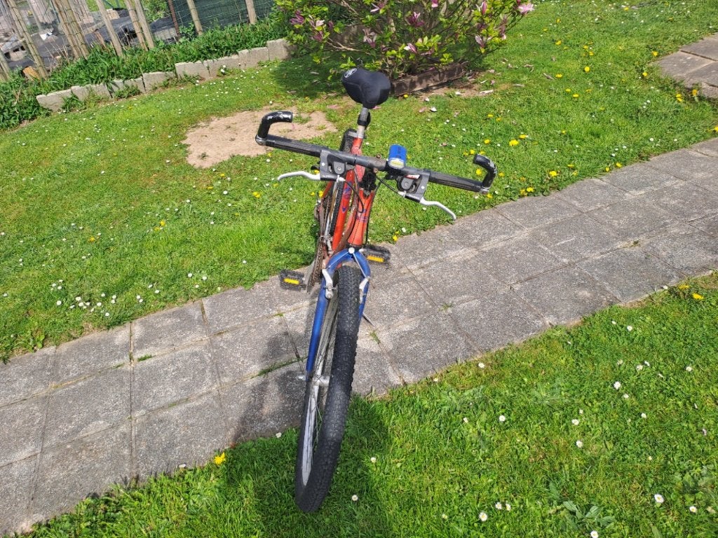 V.T.T. mixte en 26 pouces à 21 vitesses, Frein sur jante, Enlèvement, Utilisé, VTT rigide