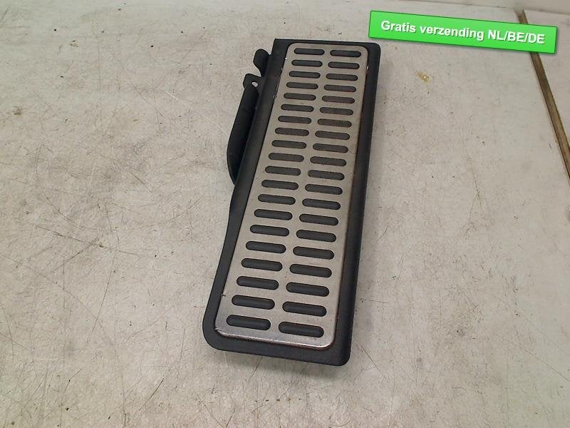 VOETSTEUN LINKS VOOR Volkswagen Golf VI (5K1) (1K0723131), Auto-onderdelen, Gebruikt, De Bloemendaal 21 21
5221 EB  'S HERTOGENBOSCH, NL