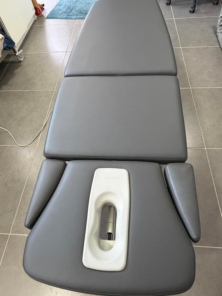 Table de massage trioflex gymna, Enlèvement, Comme neuf, Table de massage