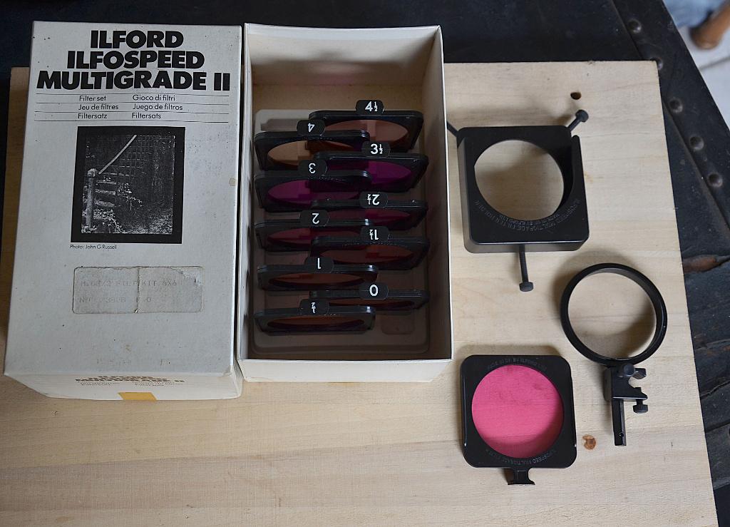 ilford ilfospeed multigrade II filter set, TV, Hi-fi & Vidéo, Photo | Matériel chambre noire, Enlèvement ou Envoi, Comme neuf