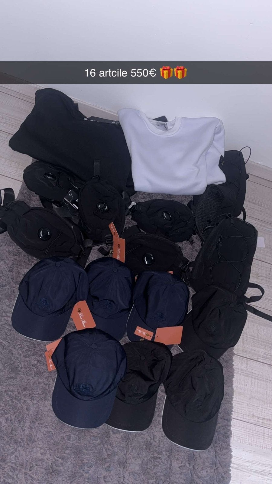 Lot de vetement sacoche casquette, Enlèvement ou Envoi, Comme neuf