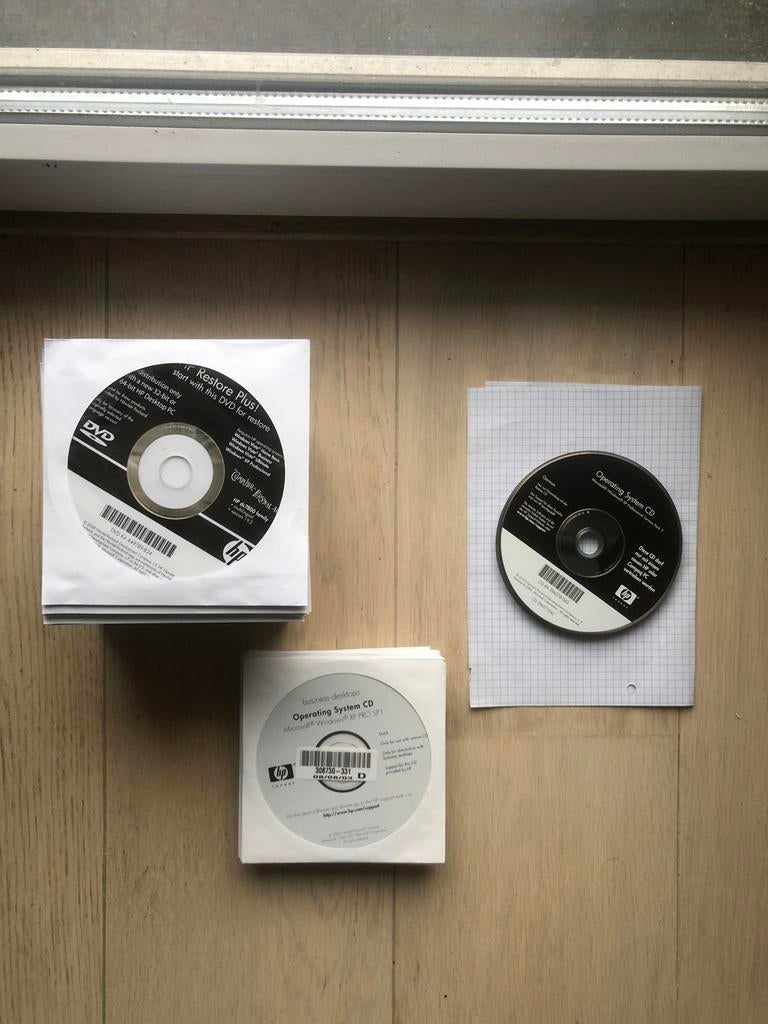Lot de 128 anciens CD-ROM de logiciels., Enlèvement, Comme neuf