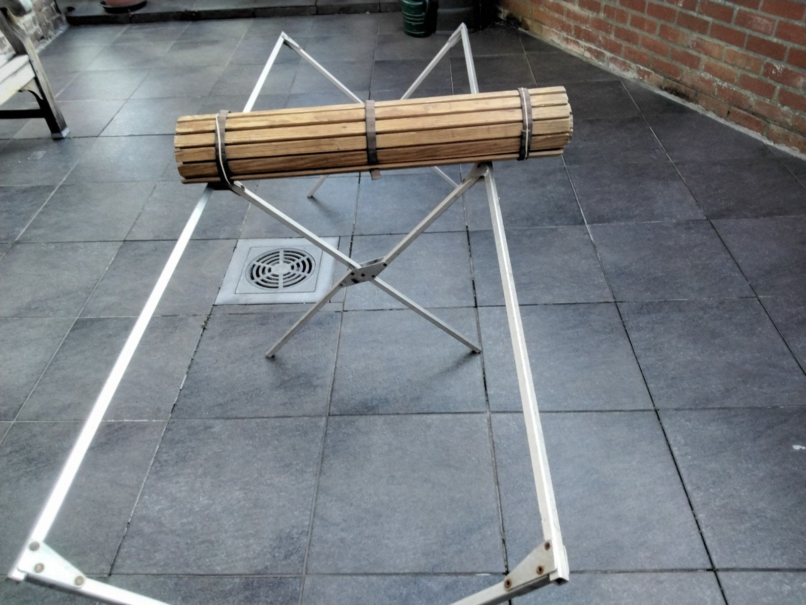 rommelmarkttafel, Enlèvement