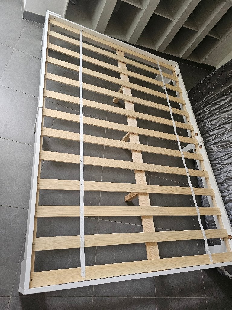 Bed frame en latten bodem, Huis en Inrichting, Slaapkamer | Matrassen en Bedbodems, Gebruikt, Bedbodem, 140 cm, Ophalen
