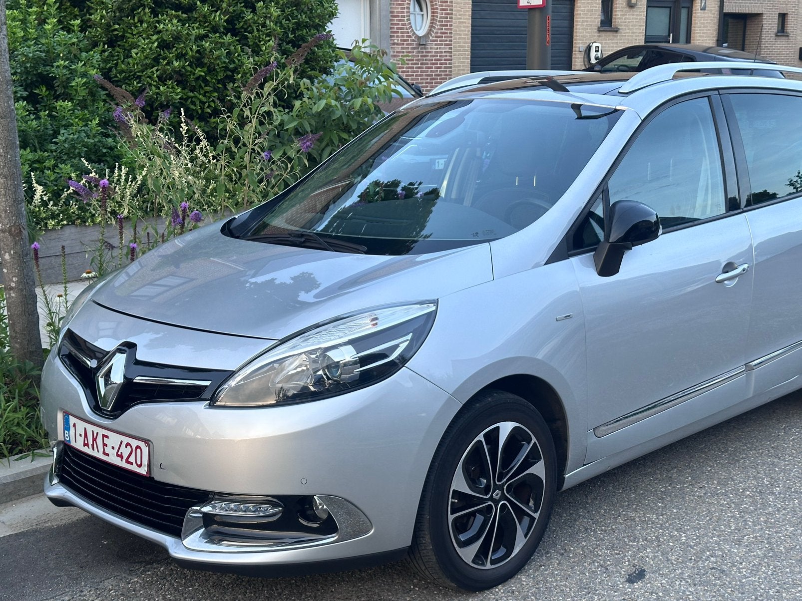 Renault Grand Scenic, Argent ou Gris, 1800 kg, Euro 6, Interruption de démarrage