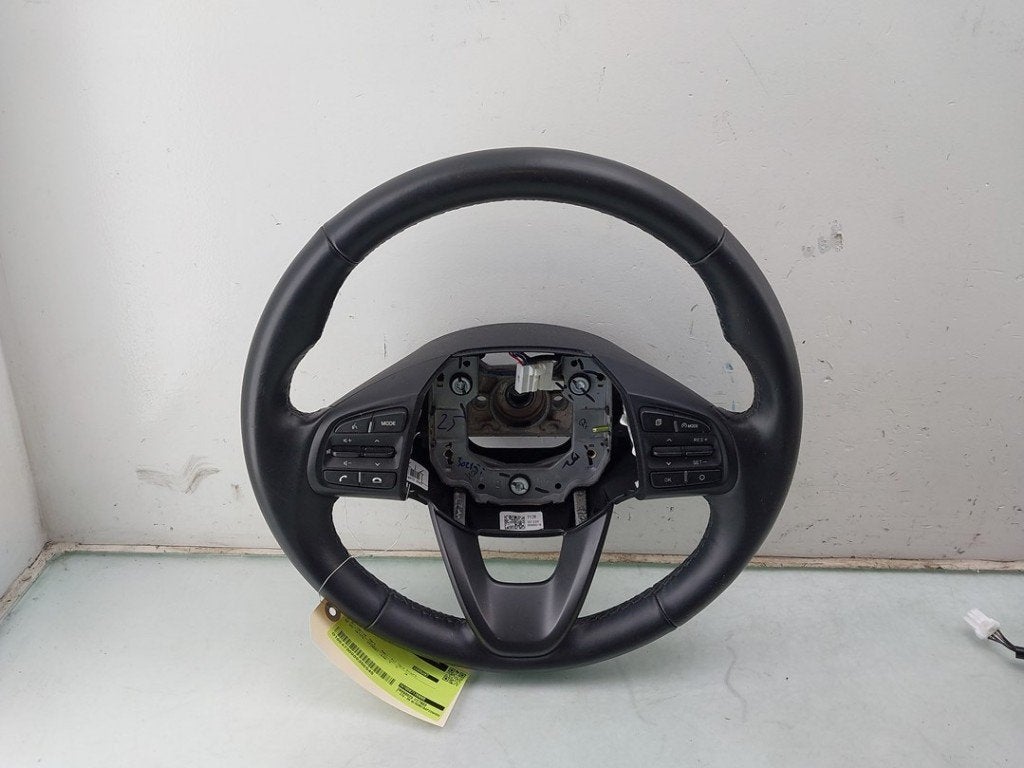 VOLANT DIRECTION Hyundai i10 (01-2019/-) (|56100K7170NNB|), Autos : Pièces & Accessoires, Hyundai Motor Deutschland GmbH, Kaiserleipromenade 5
63067  Offenbach am Main, DE
