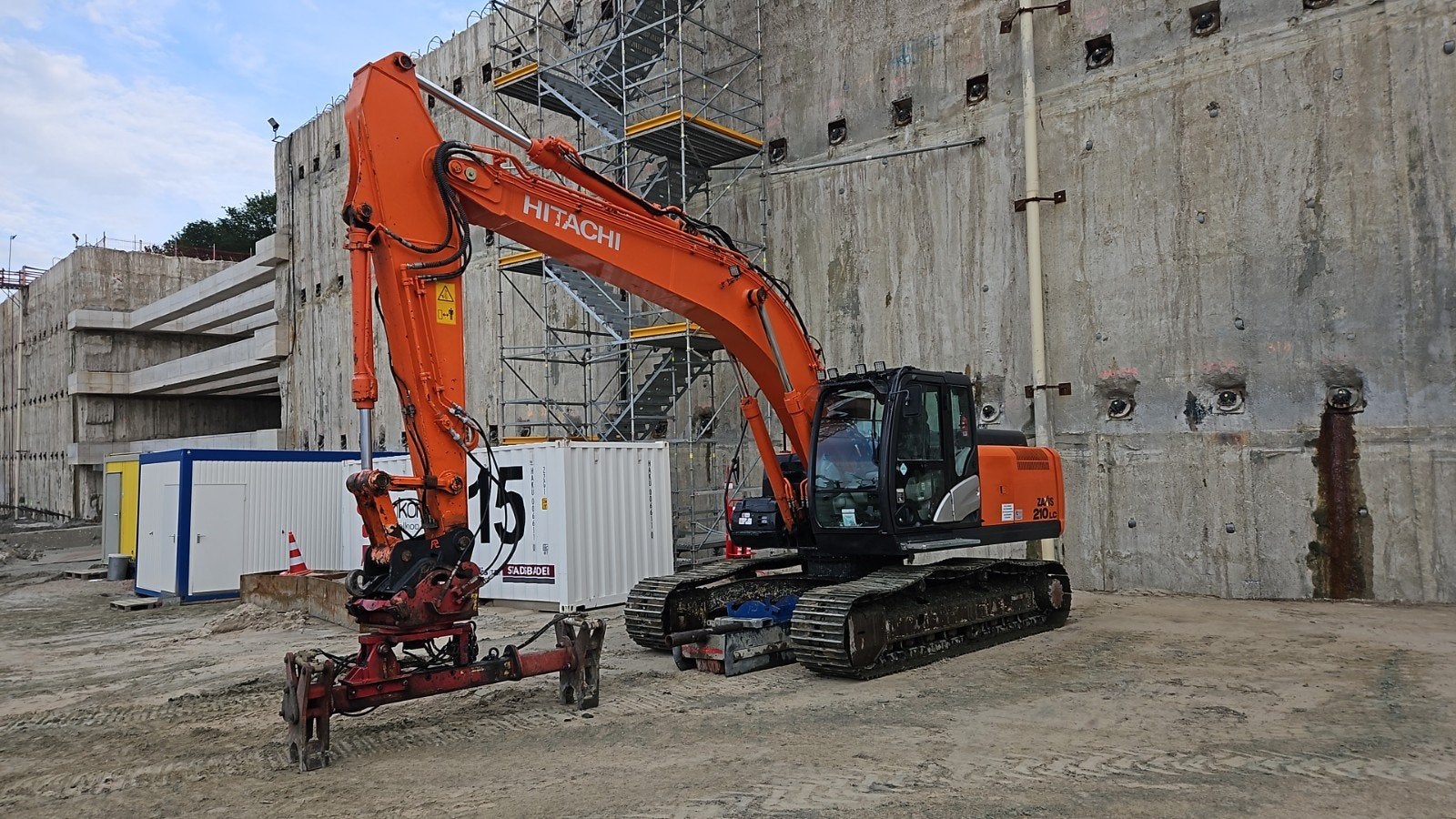 Hitachi 210, Ophalen, Kraan