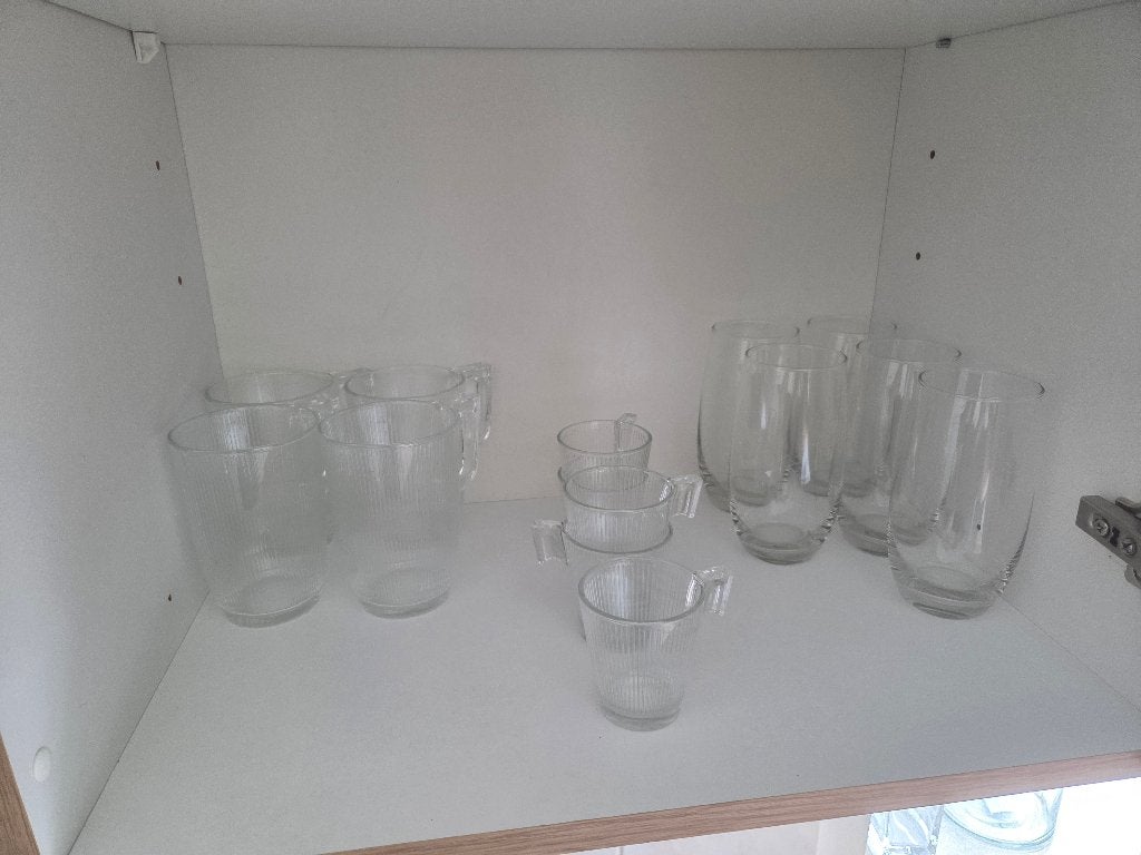 Ensemble tasses et verres, Enlèvement, Utilisé, Autres types