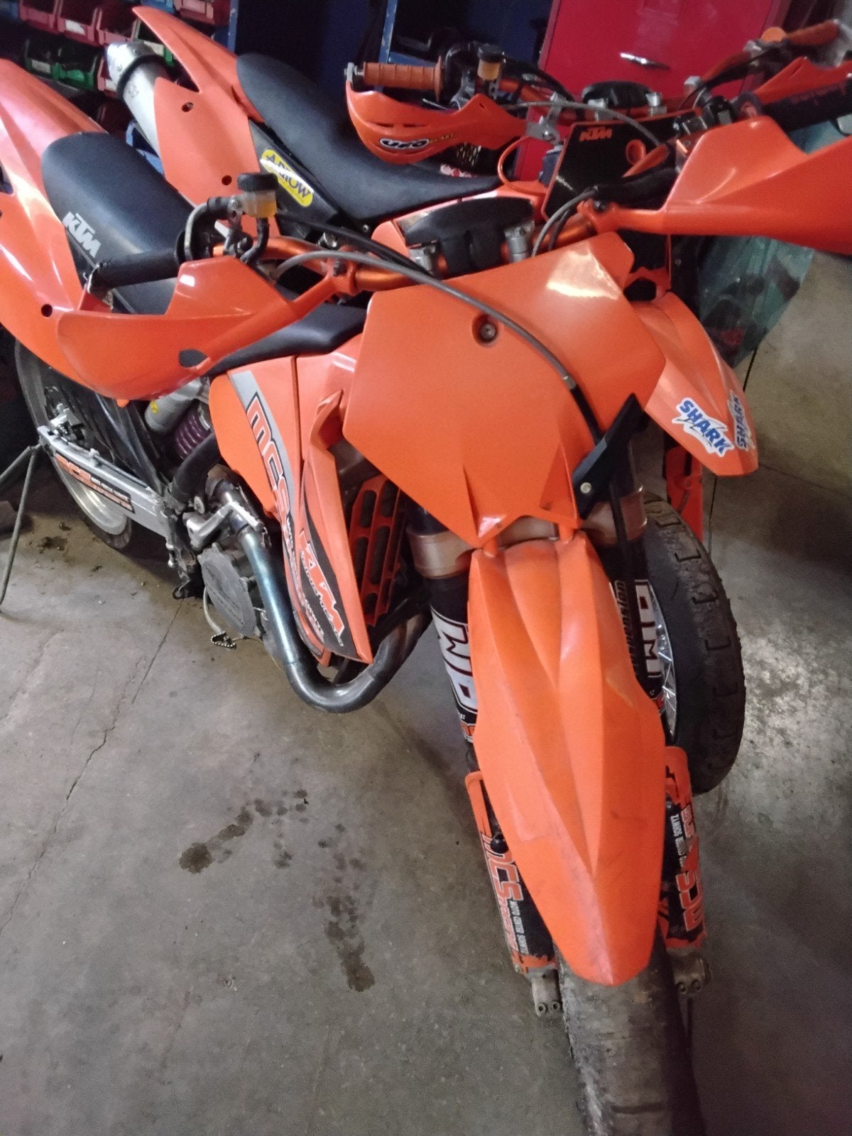 KTM 450 SMR..REIGER- AKRAPOVIC - MOTEUR REVISE 5 HEURES, Motos, Particulier, Neuf