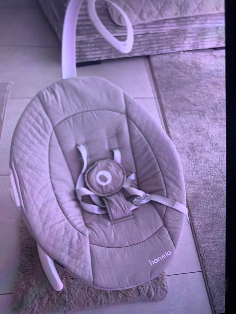 Baby schommel  nieuw staat heel goed met muzieken e, Ophalen, Schommel