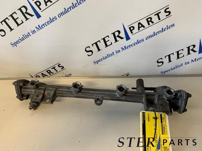 Conduit de carburant d'un Mercedes SLK, 3 mois de garantie, Utilisé, -, -