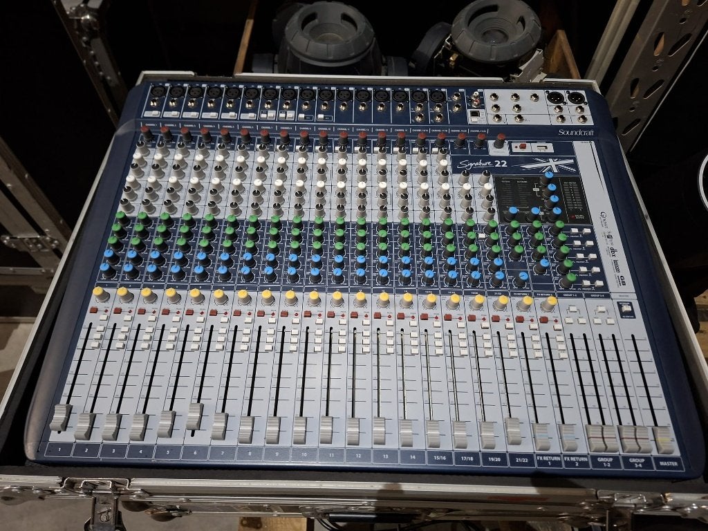 soundcraft signature 22, Muziek en Instrumenten, Ophalen, Gebruikt, 20 kanalen of meer, Microfooningang