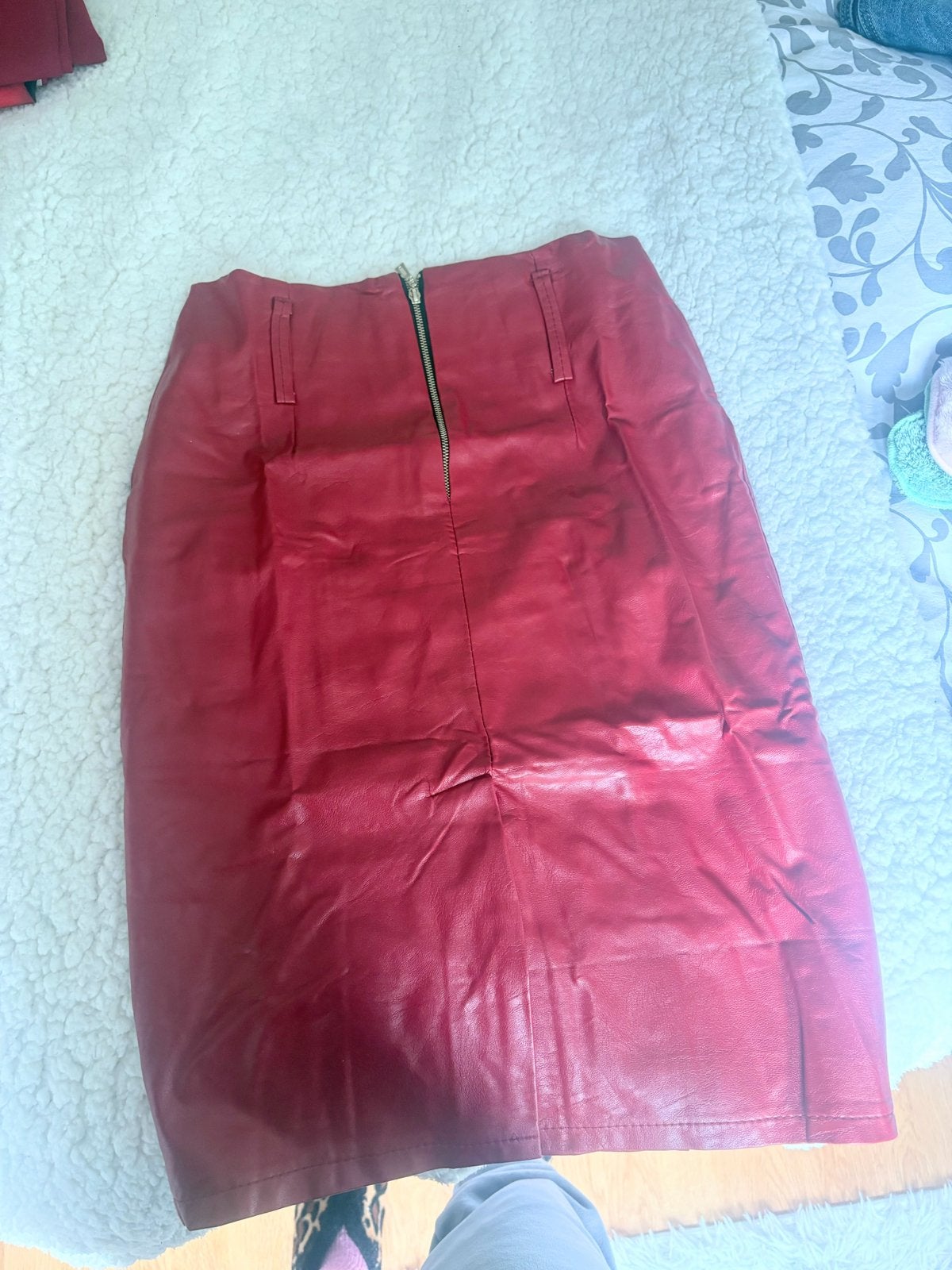 Jupe en simili cuir rouge bordeaux – stylée et tendance, Rouge, Enlèvement ou Envoi, Taille 36 (S), Comme neuf