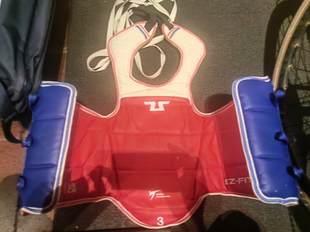 Taekwondo bescherming, Sport en Fitness, Vechtsporten en Zelfverdediging, Gebruikt, Taekwondo, Vechtsportbescherming, Ophalen of Verzenden