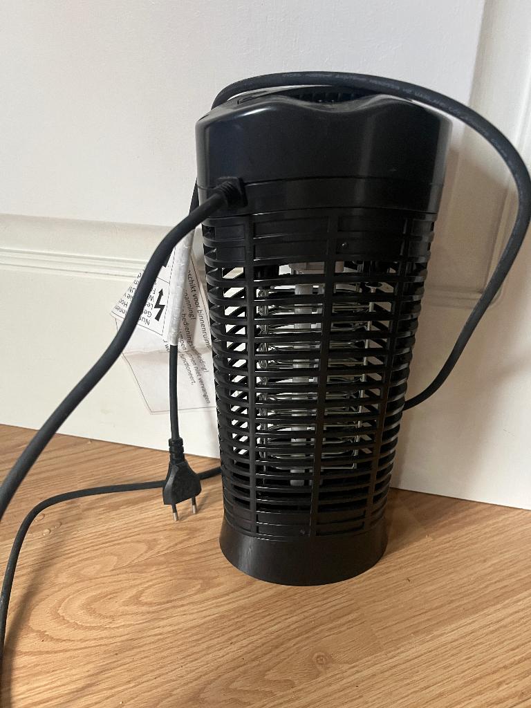 Vliegenlamp, Ophalen, Zo goed als nieuw, Ongediertebestrijding