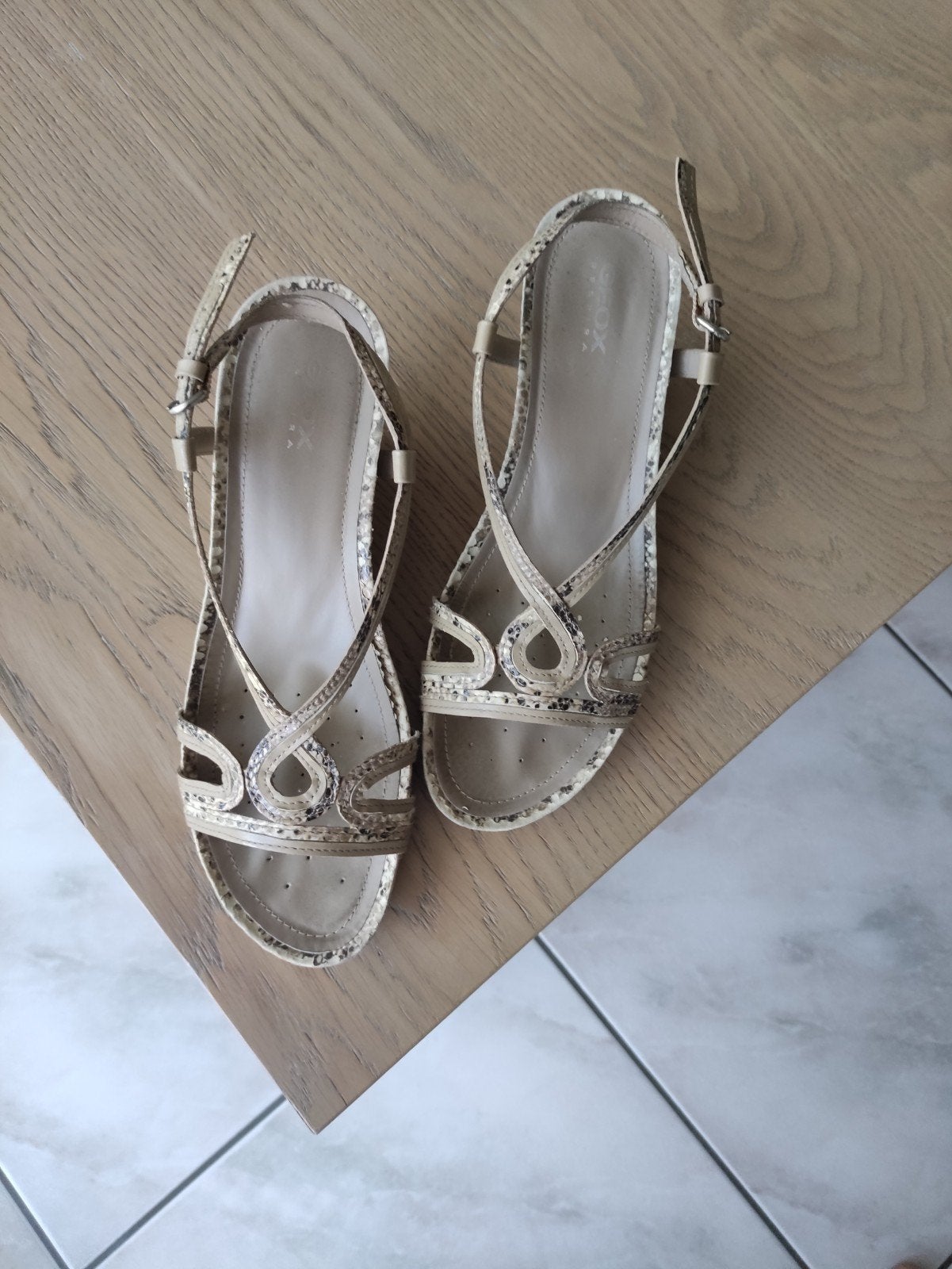 dames zomer schoenen, Beige, Gedragen, Ophalen, Geox