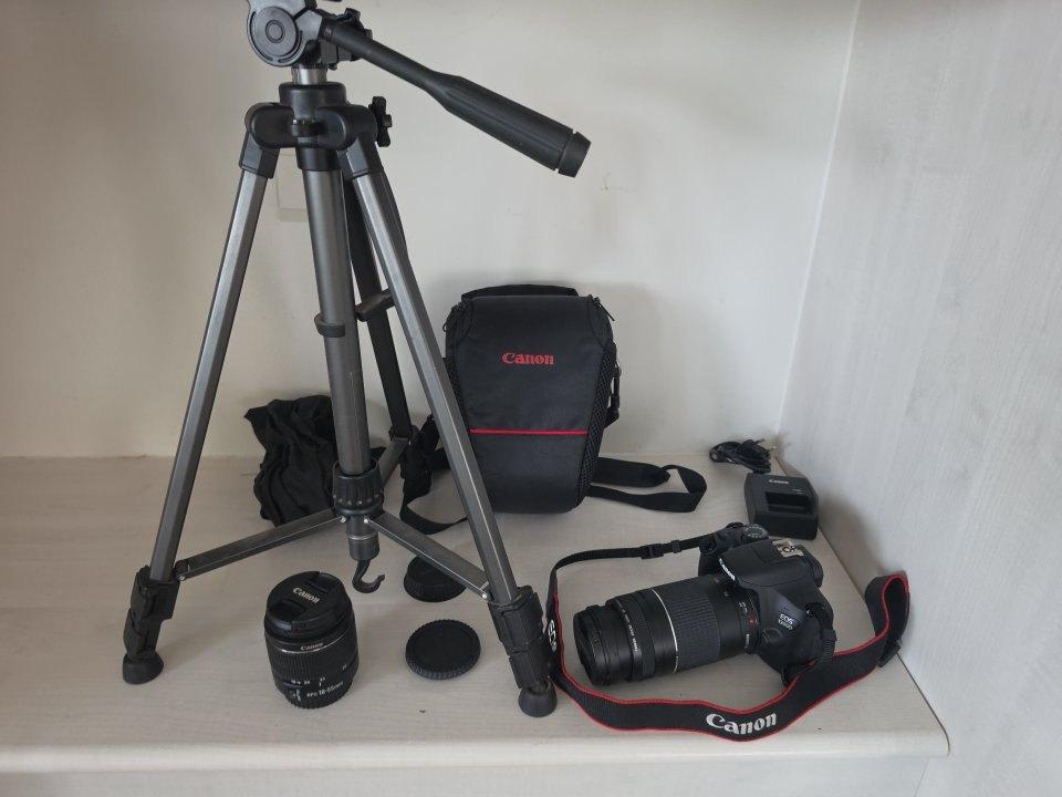 Spiegelreflexcamera Canon EOS 1300D 2 lenzen + statief, Audio, Tv en Foto, 18 Megapixel, Spiegelreflex, Canon, Ophalen of Verzenden