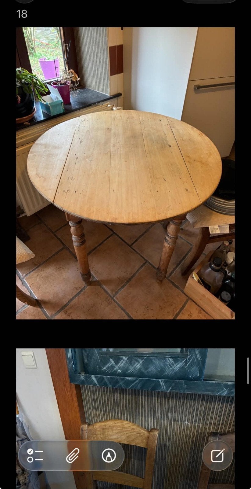 Table ronde en bois et 4 chaises, Ophalen
