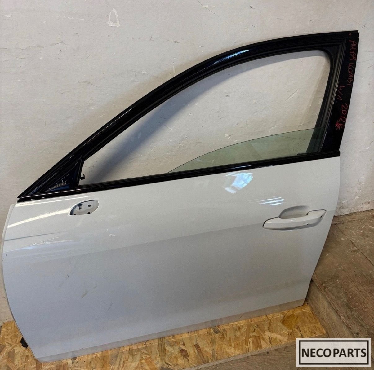 AUDI A4 S4 B9 8W PORTIER DEUR LINKS ALLES LEVERBAAR!!!, Gebruikt, -, Achter, -