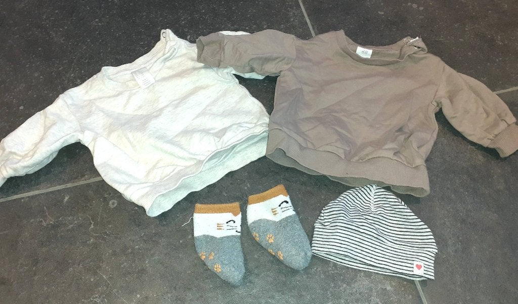 Baby kleding 4 stuks H&M 56, Ophalen of Verzenden, Nieuw, Jongetje of Meisje, Truitje of Vestje