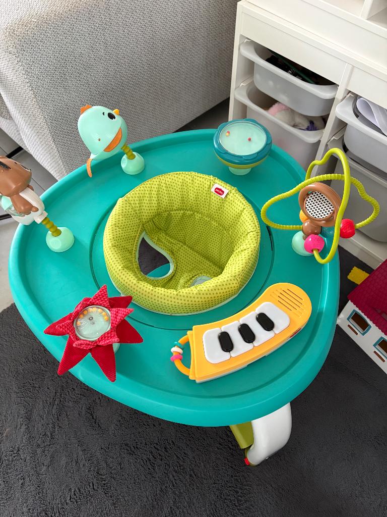 tiny love activity center, Kinderen en Baby's, Speelgoed | Babyspeelgoed, Ophalen, Zo goed als nieuw, Babygym, Met geluid