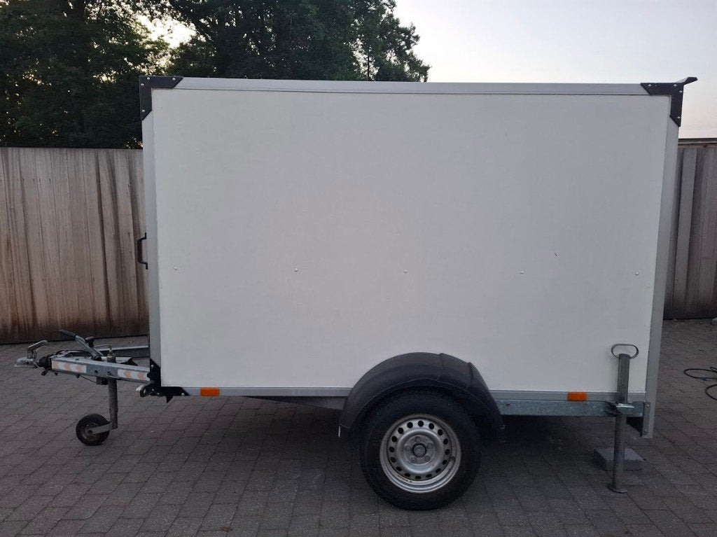Humbaur gesloten aanhangwagen 750kg te koop, Auto diversen, Aanhangers en Bagagewagens, Ophalen, Zo goed als nieuw