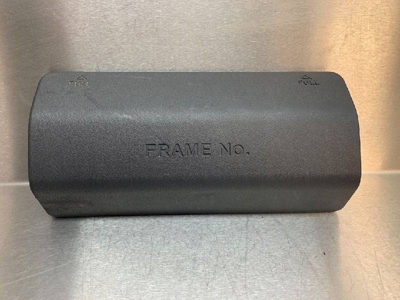 CACHE PLAQUE Toyota RAV4 (A3) (|5856942020|), Utilisé, Toyota