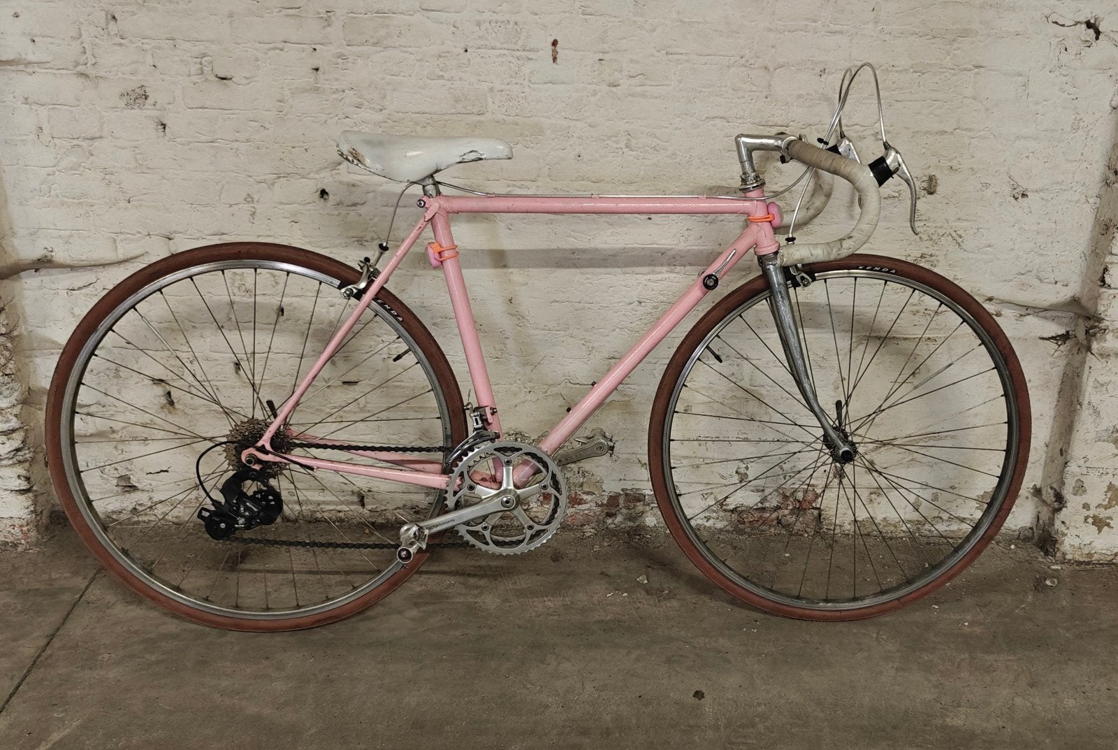Vélo de route vintage remis à neuf - rose - taille environ 5, Enlèvement