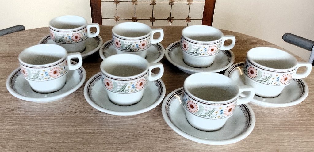 7 koffietassen + GRATIS SUIKERPOT EN MELKKAN, Antiek en Kunst, Ophalen
