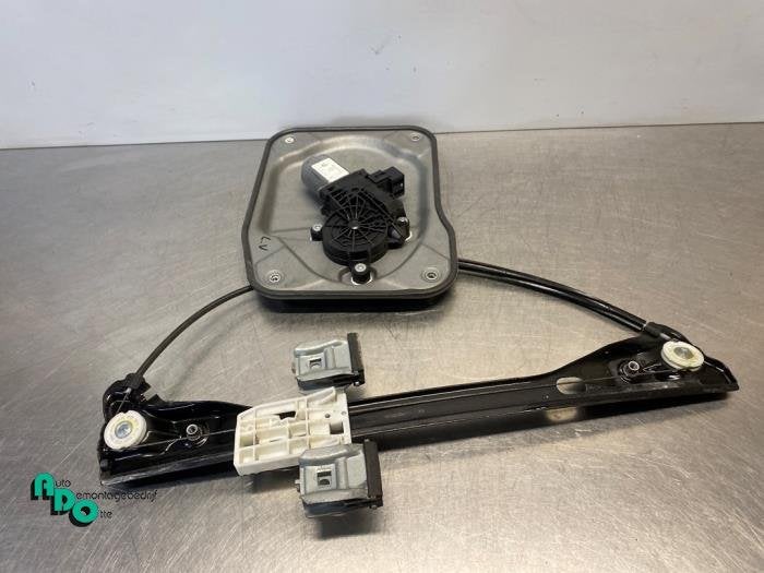 Mécanique vitre 4portes avant gauche d'un Skoda Fabia (Fabi, -, 3 mois de garantie, Utilisé, Skoda