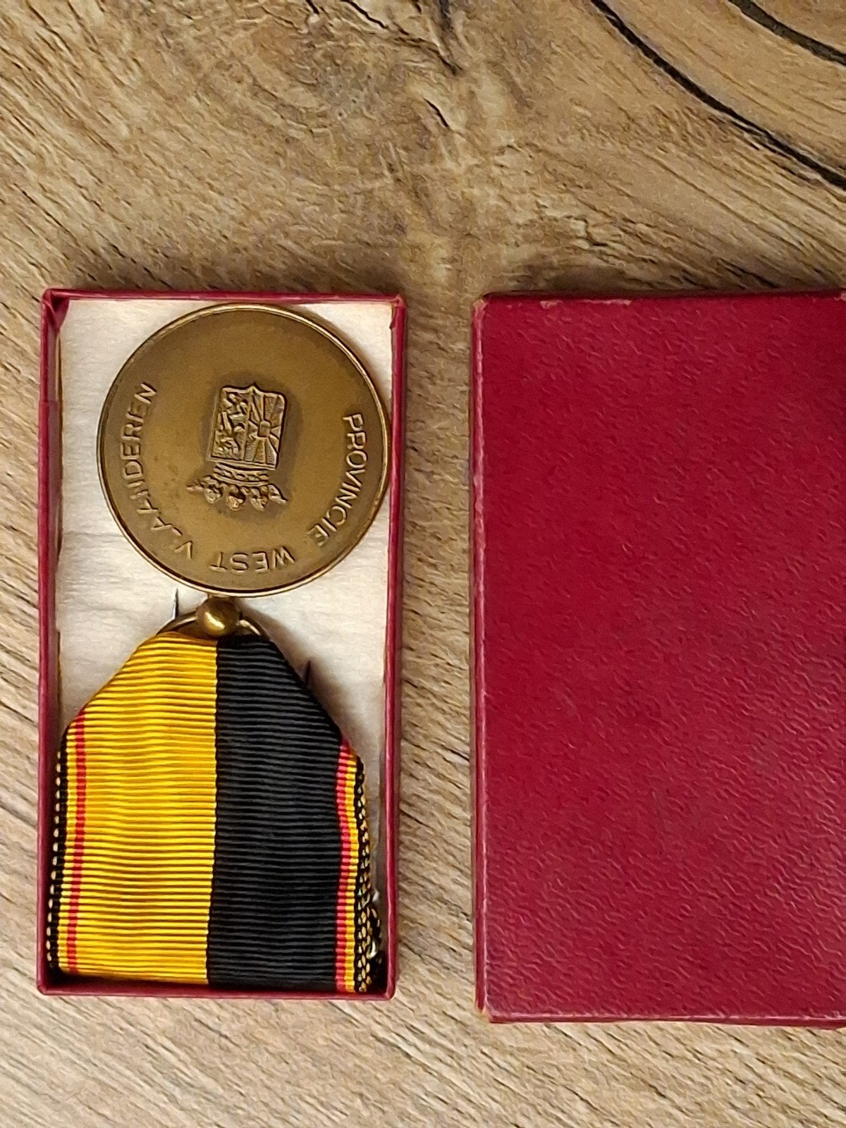 Medaille van verdienste brandweer, Verzenden