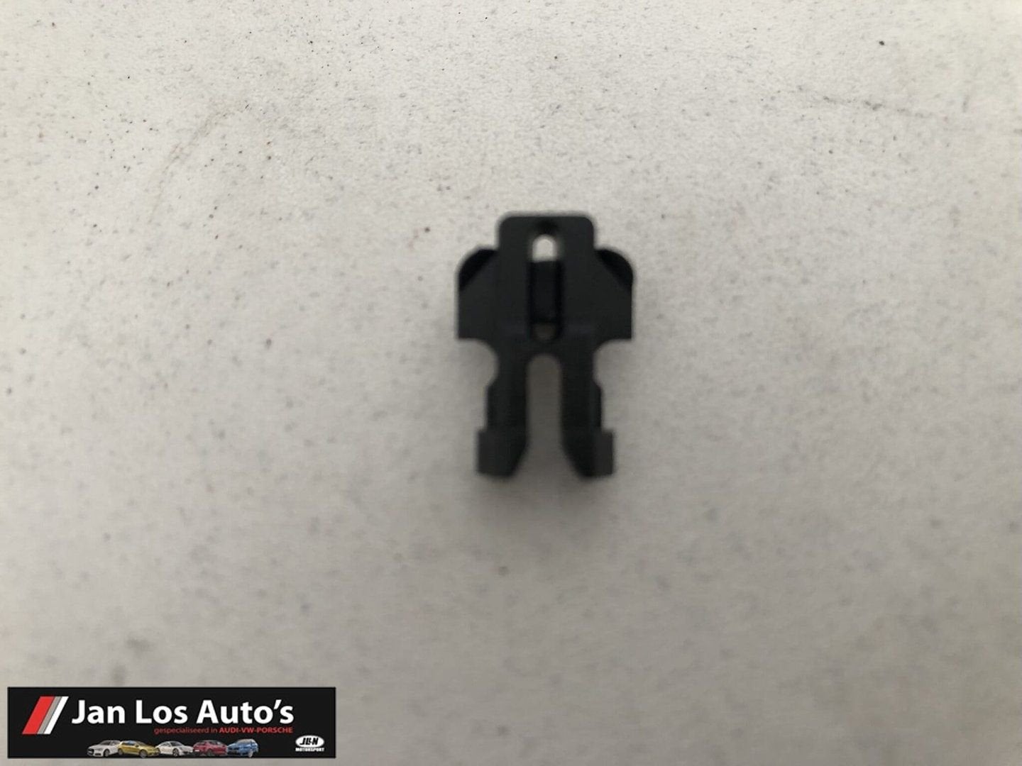 Raamlikker clip sierlijst raam 80 Coupe B2 811853329E, Gebruikt, -, -, -