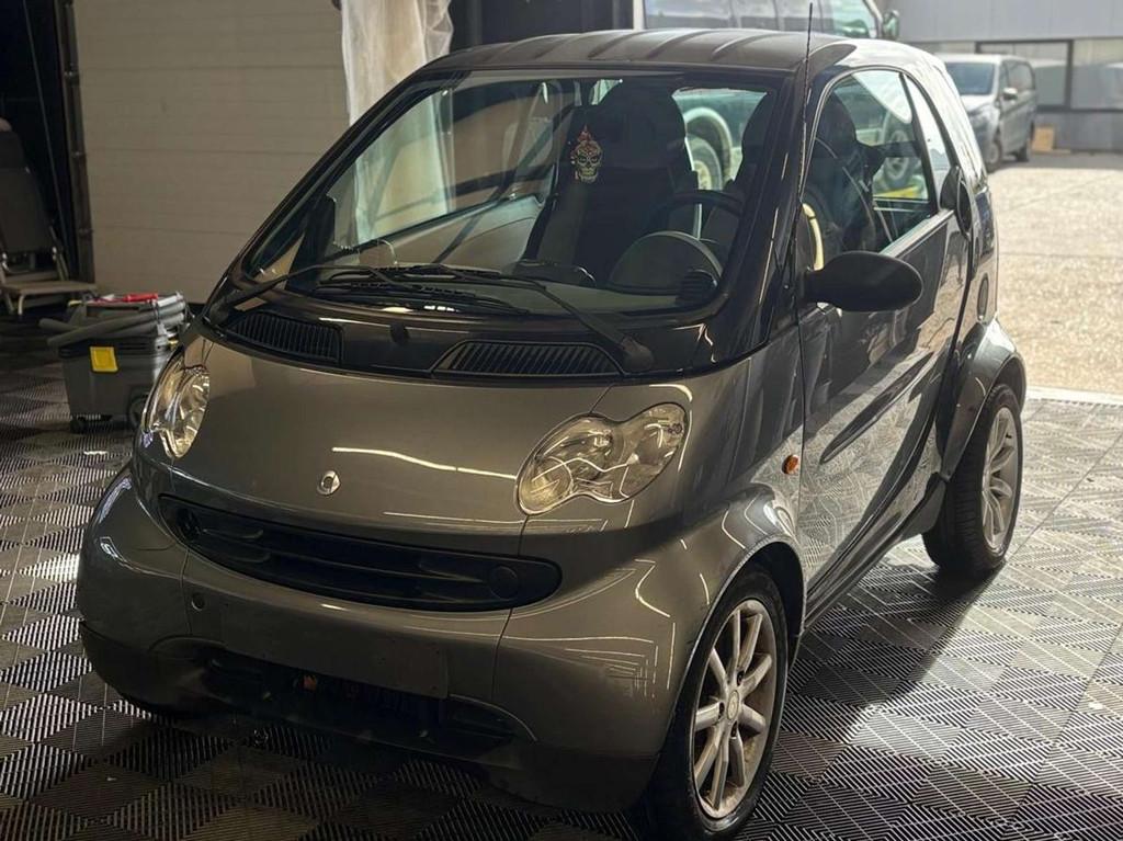 Smart forTwo Coupé 0.7 Turbo AUTOMATIQUE bj. 2004 137000km, Auto's, Gebruikt, 990 kg, Bedrijf, Berline