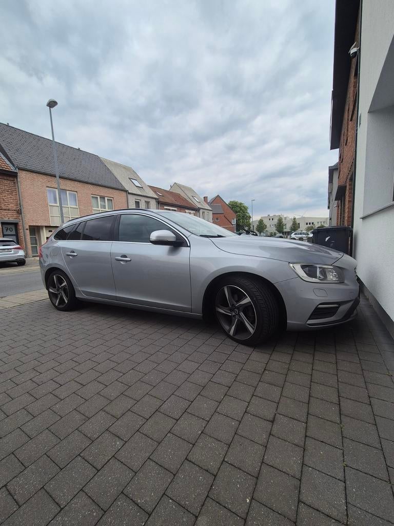 Volvo V60 D4 Rdesign, Autos, Achat, Euro 6, Noir, V60