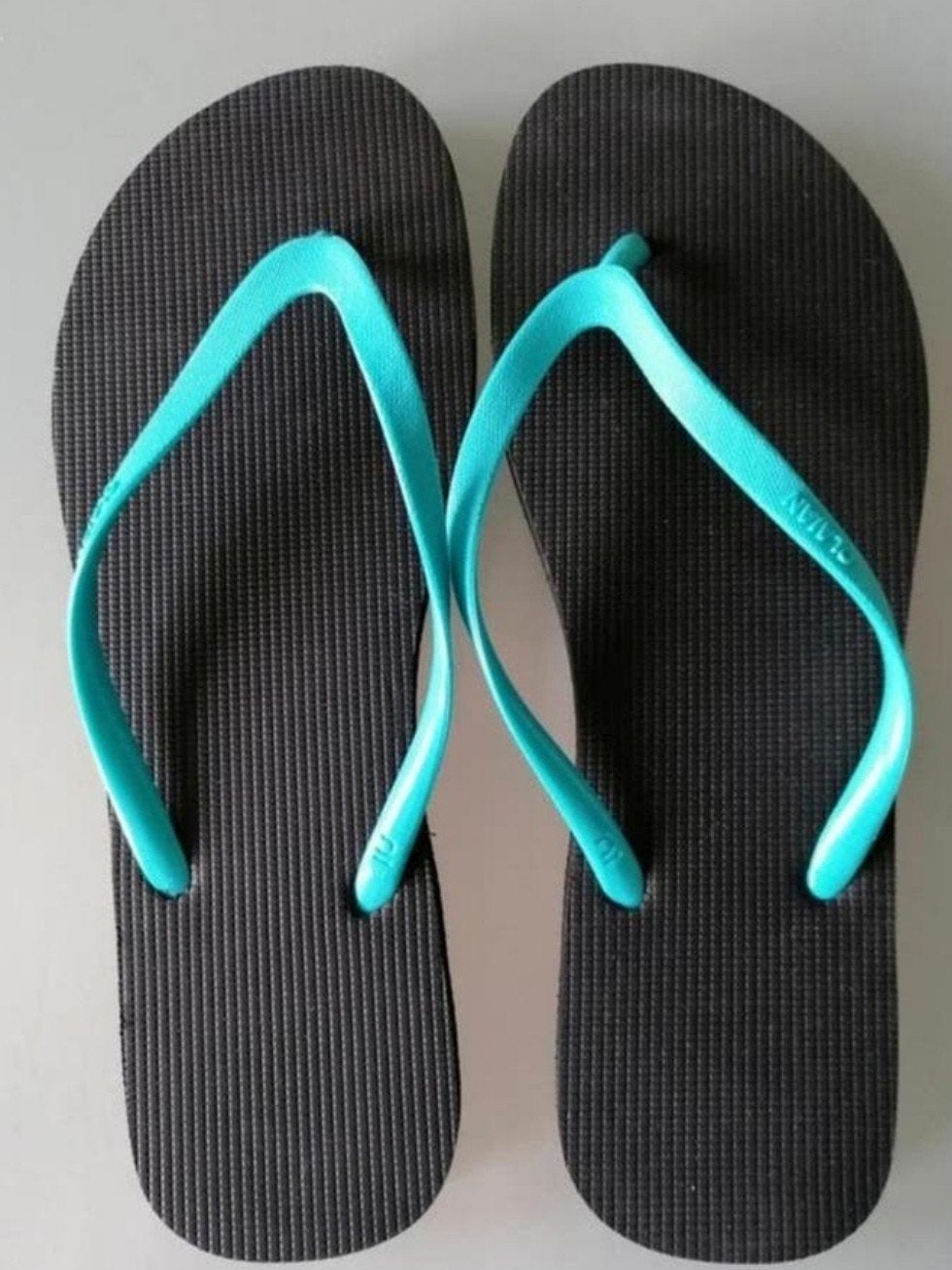 splinternieuwe badslippers. maat 41 /42. 5 euro., Vêtements | Hommes, Enlèvement