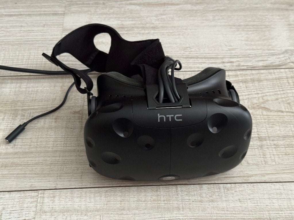 Casque HTC Vive (1ère génération) – sans accessoires, Consoles de jeu & Jeux vidéo, Virtual Reality, Enlèvement, Comme neuf, Lunettes VR