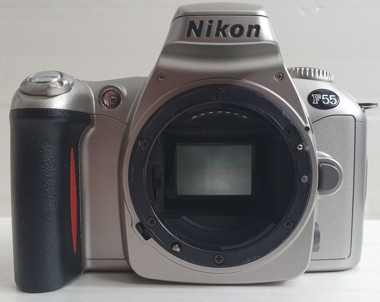 nikon f55  avec flash état neuf et fonctionne parfaitement, Enlèvement, Comme neuf, Reflex miroir, Nikon