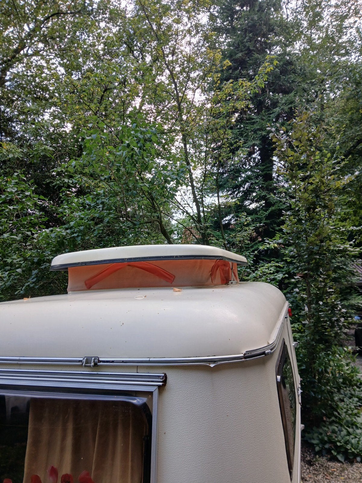 Eriba Touring Pan Familia 'egg' 1982, Caravans en Kamperen, Omvormbare zithoek, Treinzit, Particulier, 500 - 750 kg