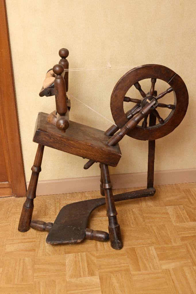 Antiek spinnewiel, Antiek en Kunst, Ophalen