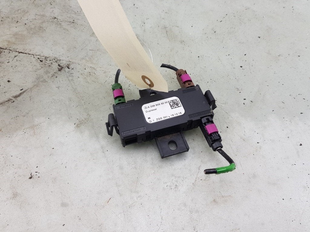 ANTENNE VERSTERKER C AMG (C205) (|A2389055000|), Gebruikt, Mercedes-Benz, Dialog.mb@mercedes-benz.com, Mercedes-Benz AG